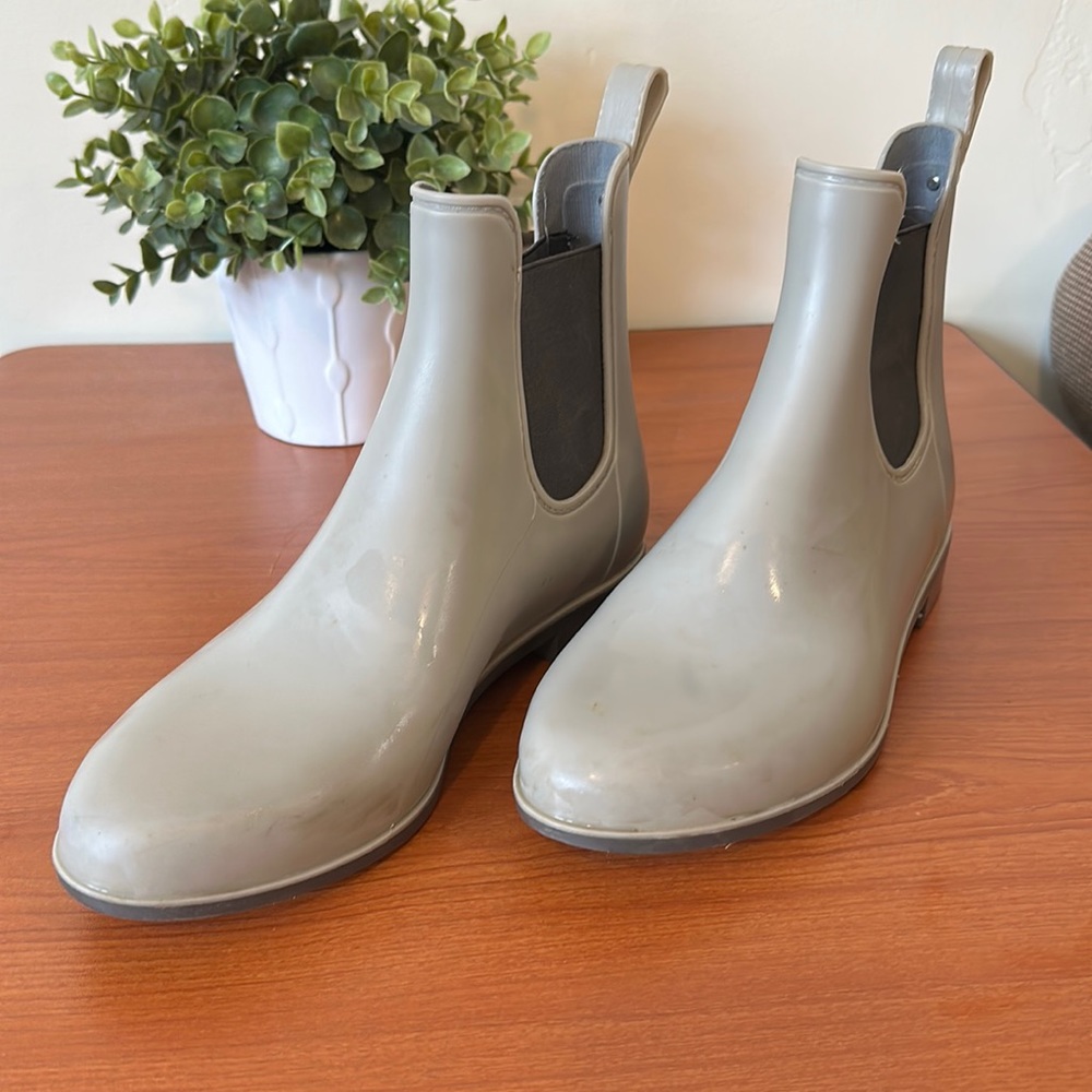 Grey Boots!!!
